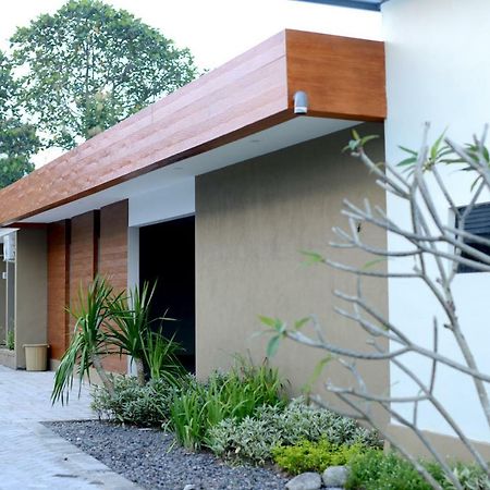 Reddoorz Syariah Plus Near Banyuwangi Airport Екстериор снимка