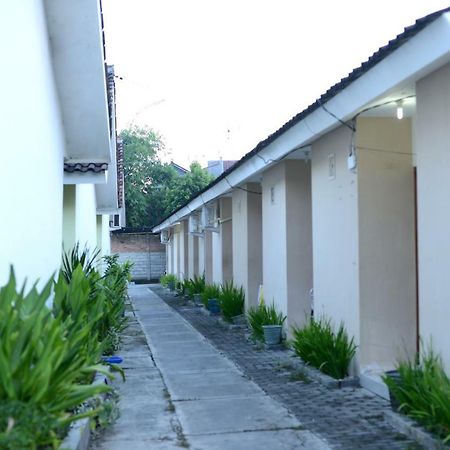 Reddoorz Syariah Plus Near Banyuwangi Airport Екстериор снимка