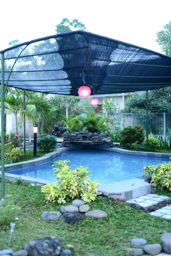 Reddoorz Syariah Plus Near Banyuwangi Airport Екстериор снимка