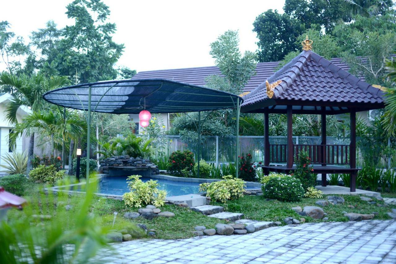 Reddoorz Syariah Plus Near Banyuwangi Airport Екстериор снимка