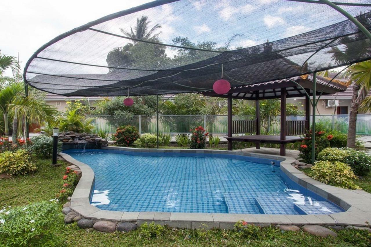 Reddoorz Syariah Plus Near Banyuwangi Airport Екстериор снимка